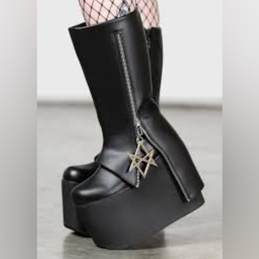 ‼️KILLSTAR‼️Black Platform Boots with Zipper Detail Size 9